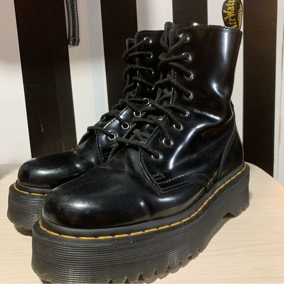 UK Dr Martens "Jadonโ Platform LaceUp Leather Combat Style Boots Size 6 Woman's - Picture 3 of 10